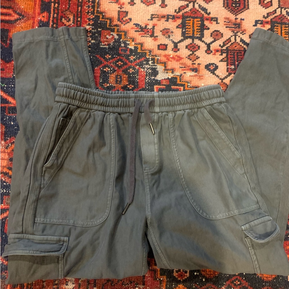 Athleta Farallon cargo crop pants size 2